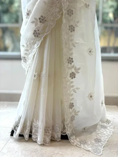 Off-White  All-Over Thread & Siroski Work Organza Saree
